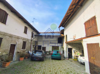 3 ABITAZIONI IN INTERA CORTE PRIVATA - AMPIA PROPRIETA' DA PERSONALIZZARE