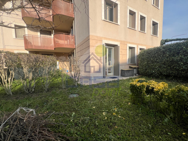 Bilocale arredato con giardino