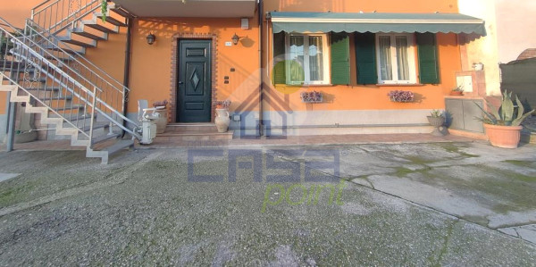 APPARTAMENTO A PIANO TERRA CON GARAGE E CORTILE