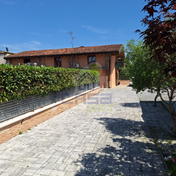 casa indipendente con 3 unità abitative!