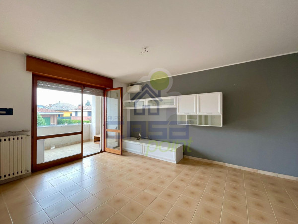 APPARTAMENTO AL PRIMO PIANO CON TERRAZZO ABITABILE