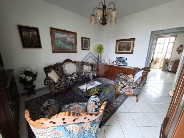 APPARTAMENTO CON DUE BALCONI, CANTINA E BOX