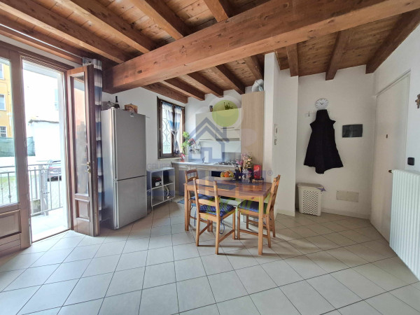 PIANO TERRA CON AREA PRIVATA IN PALAZZINA LIBERTY NEL CUORE DI PIACENZA