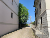 dal-cortile-ingresso-carraio.JPG