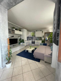 CARATTERISTICO TRILOCALE CON DOPPI SERVIZI TERRAZZO COPERTO E BOX AUTO