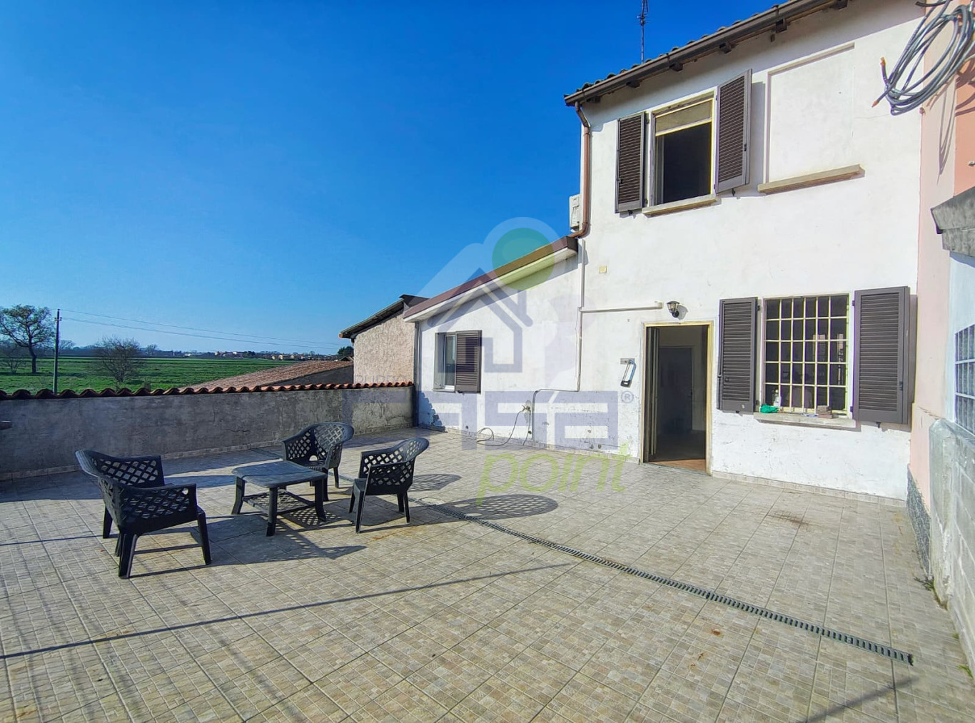 2 CASE DI CORTE: GRANDE POTENZIALE