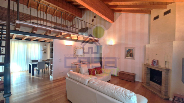 ELEGANZA SENZA TEMPO ALLE PORTE DELLA CITTA'.....CHARME STORICO E COMFORT MODERNO!