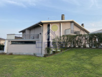 VILLA SINGOLA CON PISCINA