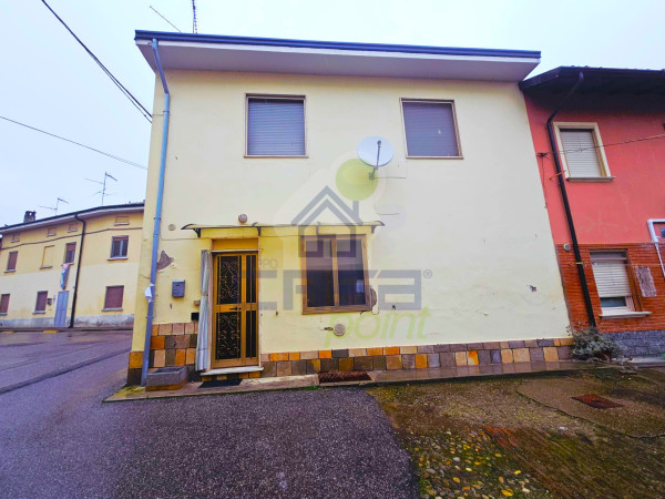 CASA INDIPENDENTE con RUSTICI e BOX