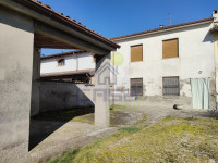 CASA AUTONOMA CON GIARDINO E MAGAZZINO