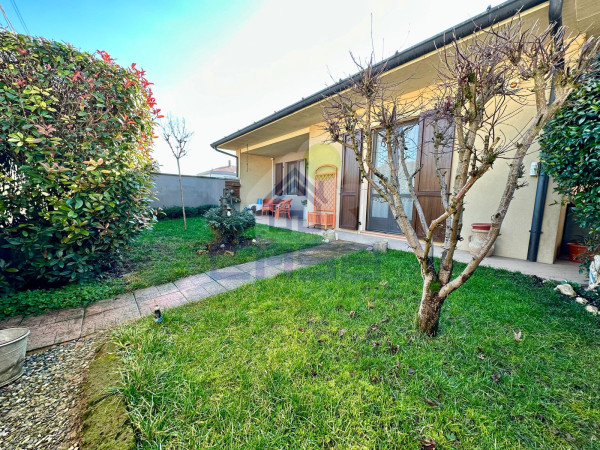 VILLA SINGOLA PRONTA DA ABITARE