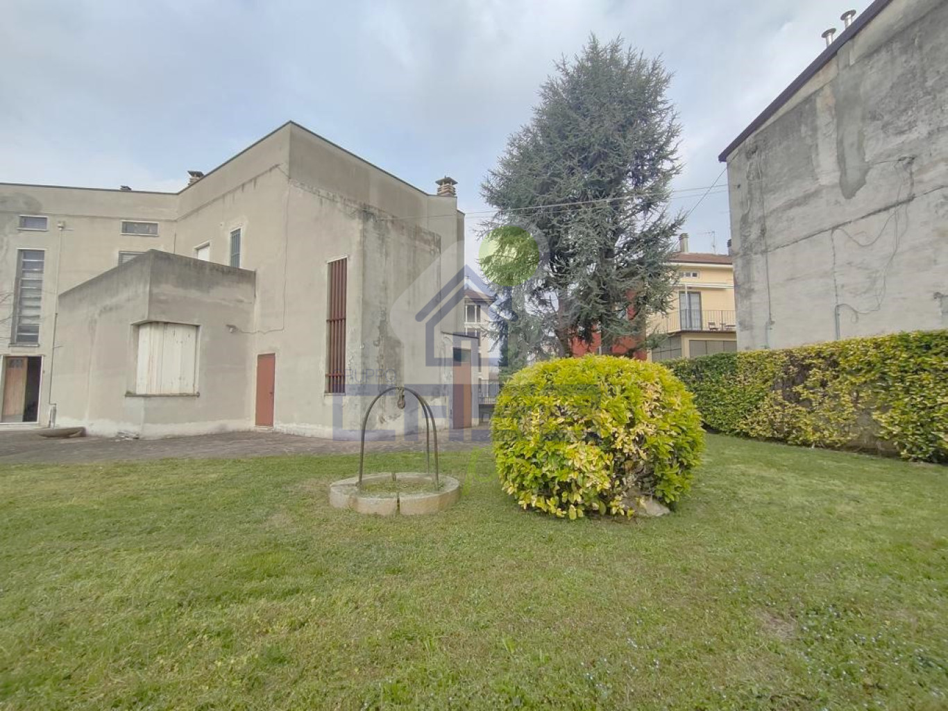 APPARTAMENTO CON GIARDINO E TERRAZZA