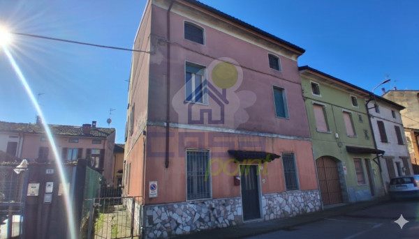 CASA INDIPENDENTE D'ANGOLO DA ULTIMARE E PERSONALIZZARE