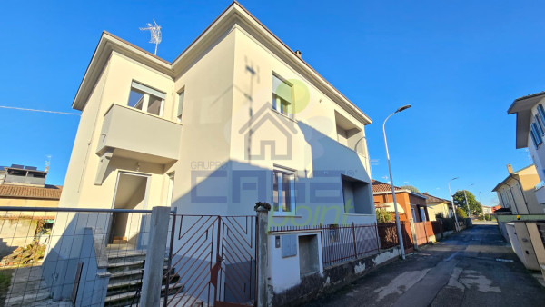 APPARTAMENTO AL PRIMO PIANO COMPLETAMENTE RISTRUTTURATO