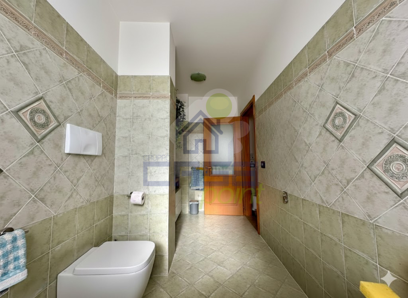 BAGNO CON VASCA PRIMO PIANO2.jpg