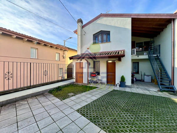 CASA INDIPENDENTE PRONTA DA VIVERE