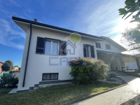 ESCLUSIVA VILLA SINGOLA RISTRUTTURATA CON SPAZIO ESTERNO SUI 4 LATI