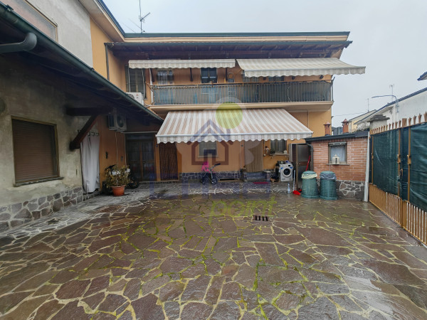 Ampia Casa Indipendente Ideale anche per Due Famiglie!