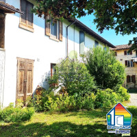 Casale indipendente in vendita a Casaletto Ceredano con annesso giardino ed arree esterne