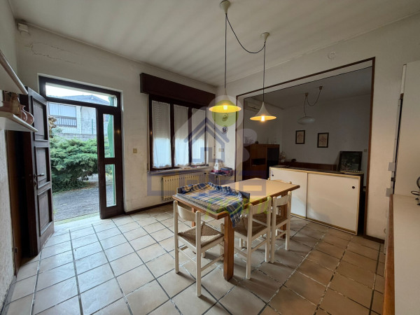 CASA INDIPENDENTE CON GIARDINO E CORTILE PRIVATO