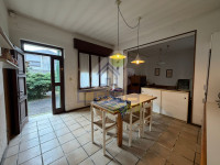 CASA INDIPENDENTE CON GIARDINO E CORTILE PRIVATO