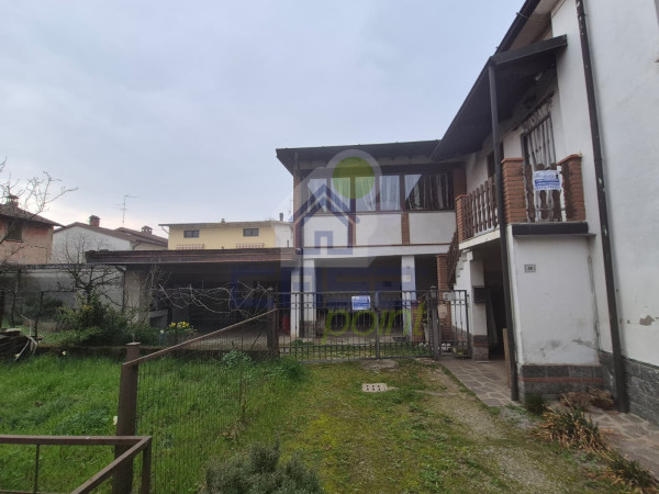 CASA INDIPENDENTE CON GIARDINO E 2 POSTI AUTO
