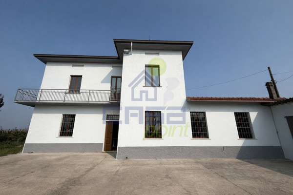 ELEGANZA, PRIVACY E NATURA IN UN UNICA CORNICE: CASA INDIPENDENTE APPENA RISTRUTTURATA!