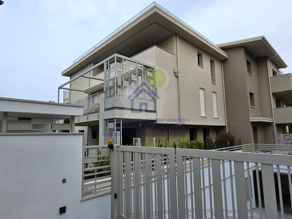 Signorile trilocale con terrazza