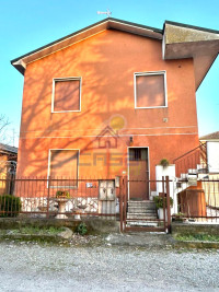 Villa Bifamiliare a Lodi: 200mq di Libertà con 120mq di Giardino