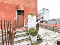 Ampio Trilocale in Villa con Area Verde e Cantina – Zero Spese