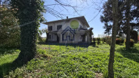 Casa indipendente con ampio terreno