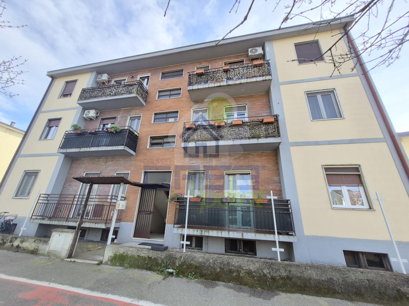 TRILOCALE RISTRUTTURATO CON CANTINA E BOX