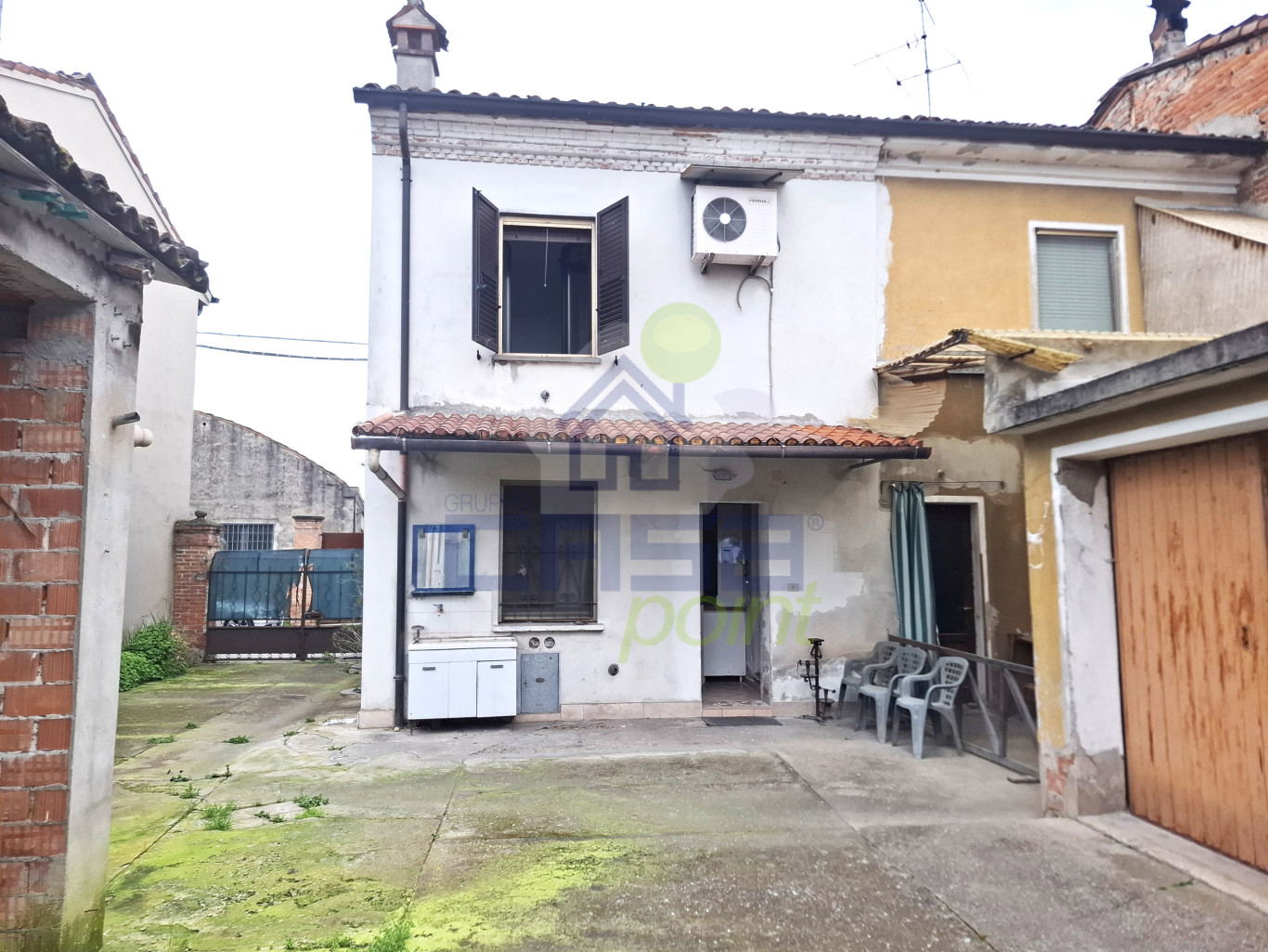 CASA SEMI INDIPENDENTE CON RUSTICO E AREA PRIVATA