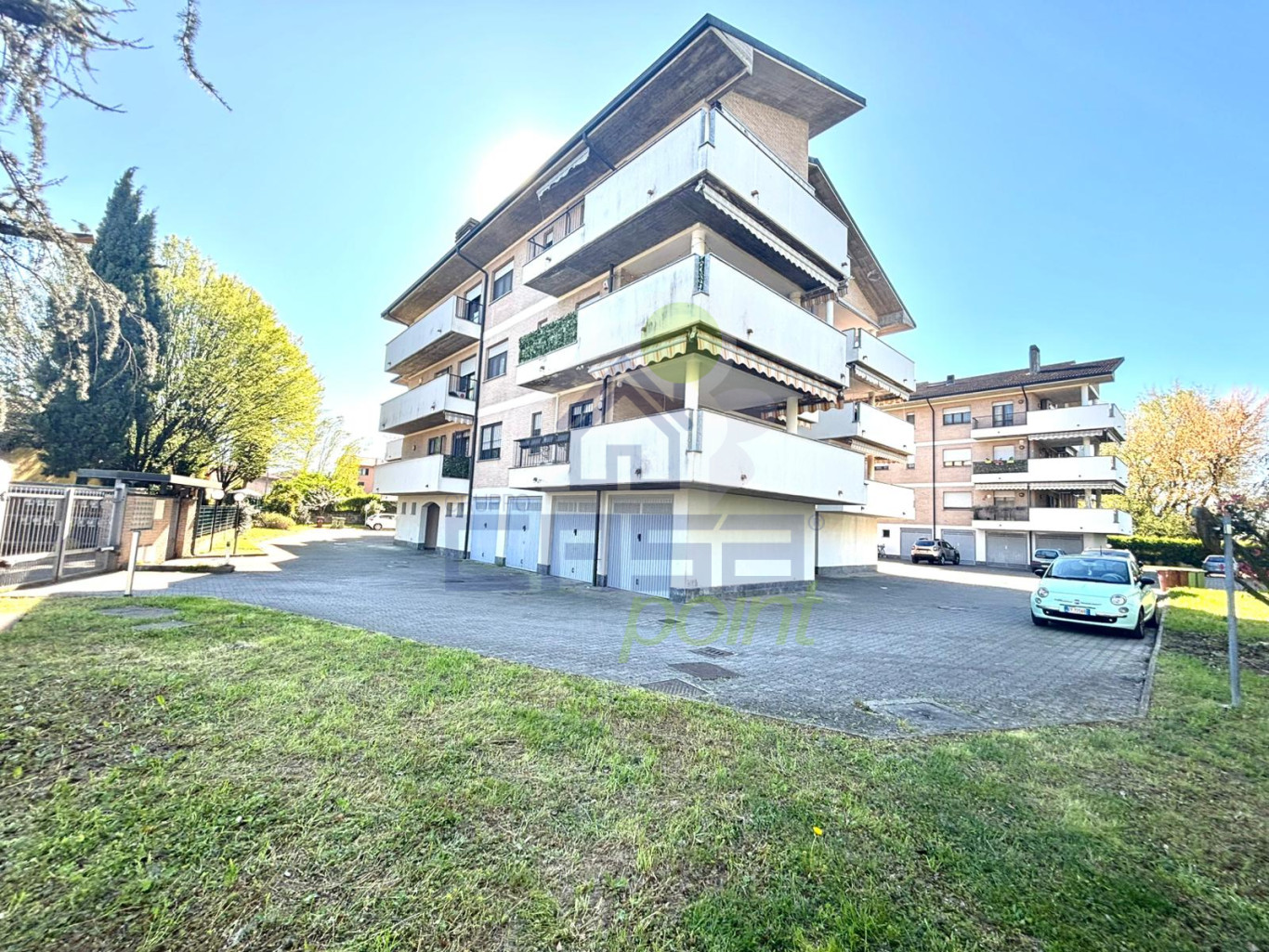 Oltre il Solito Bilocale: Spazio, Stile e Zero Compromessi